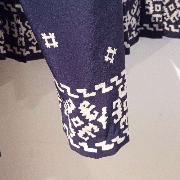 Chaus navy blue skirt set - Picture 3 of 8